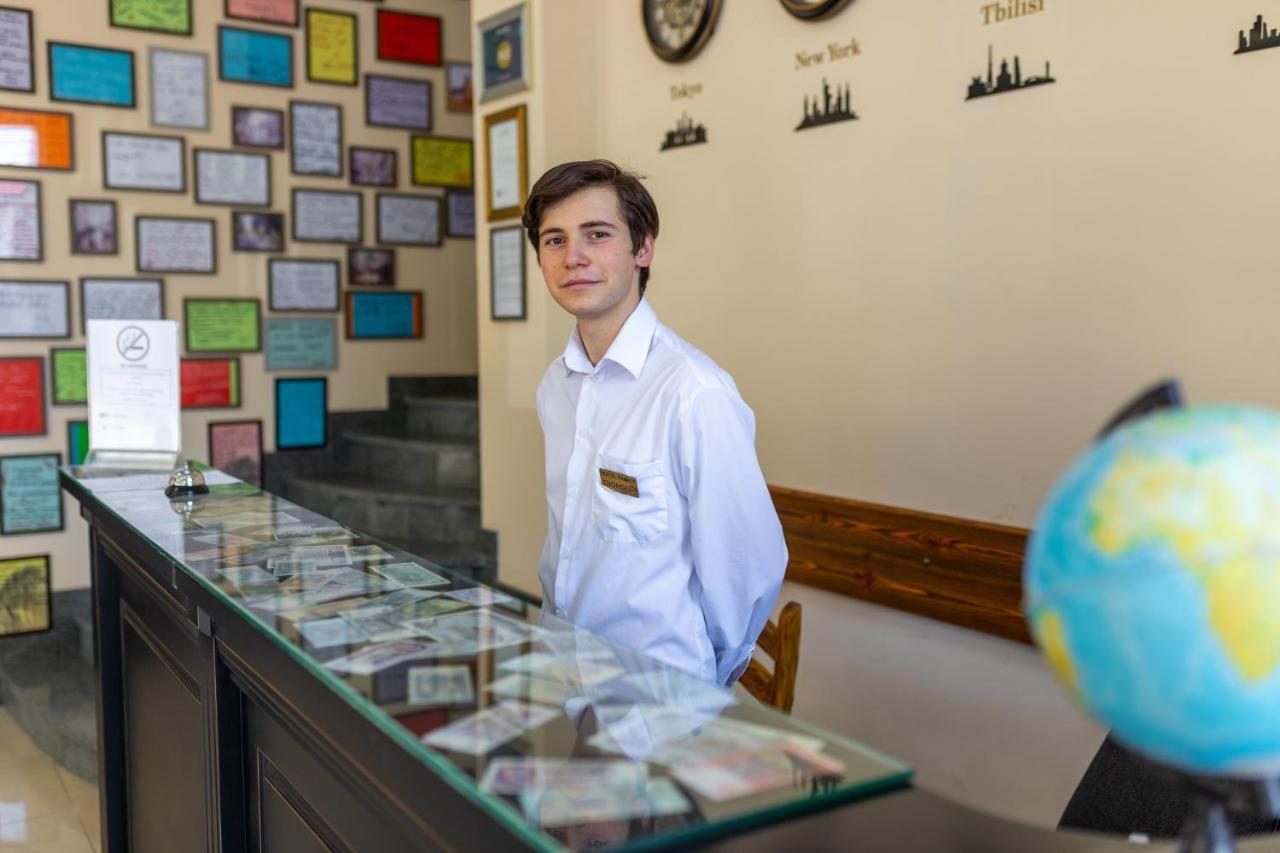Hotel Phasis Kutaisi Bagian luar foto