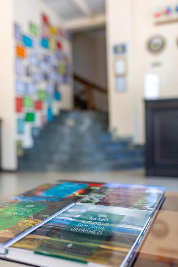 Hotel Phasis Kutaisi Bagian luar foto