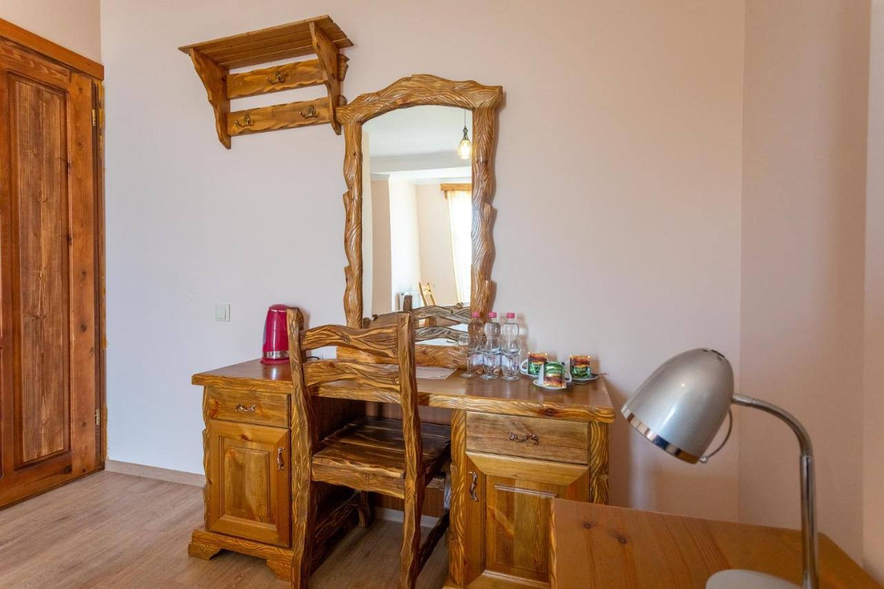 Hotel Phasis Kutaisi Bagian luar foto