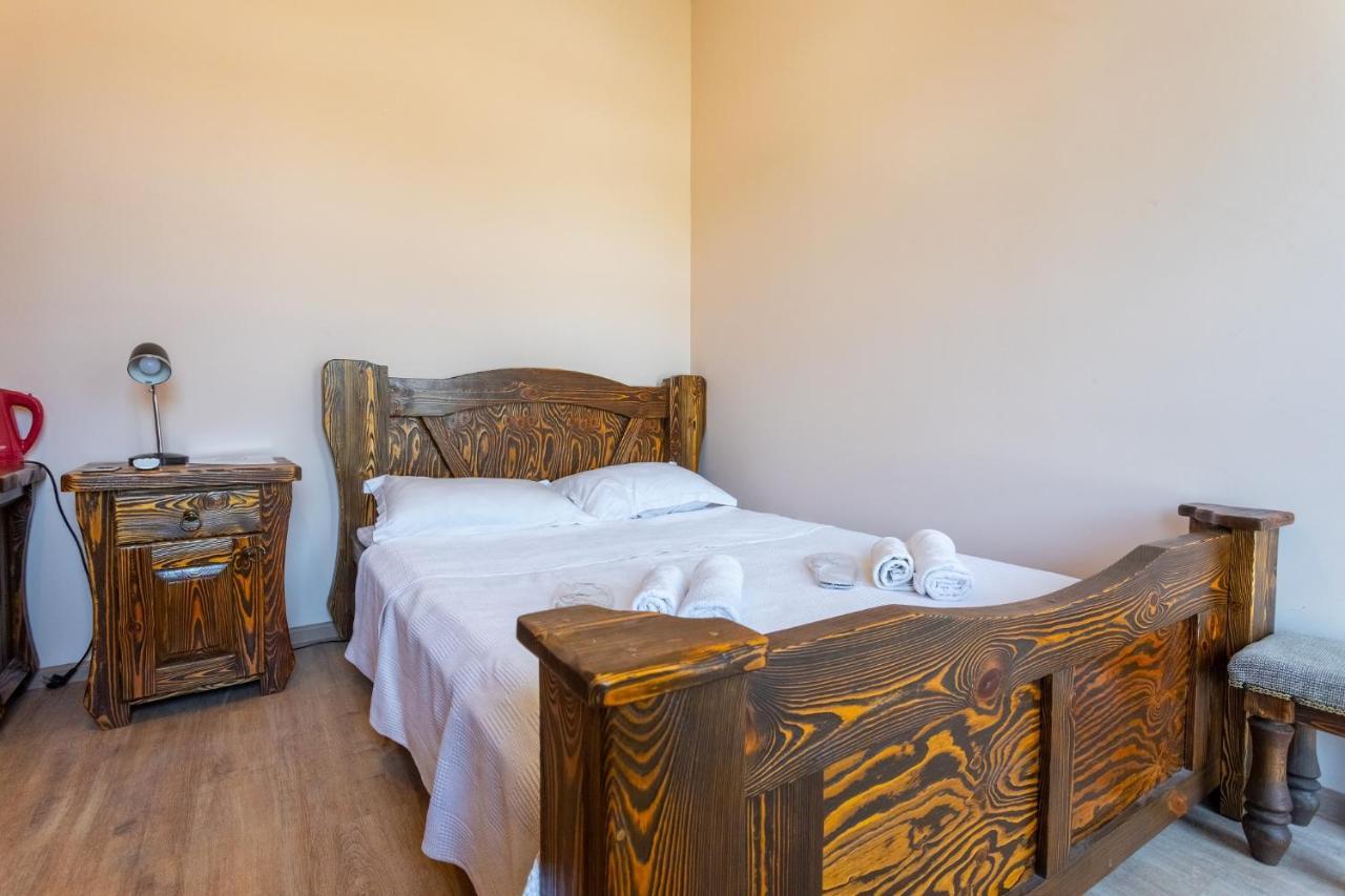 Hotel Phasis Kutaisi Bagian luar foto