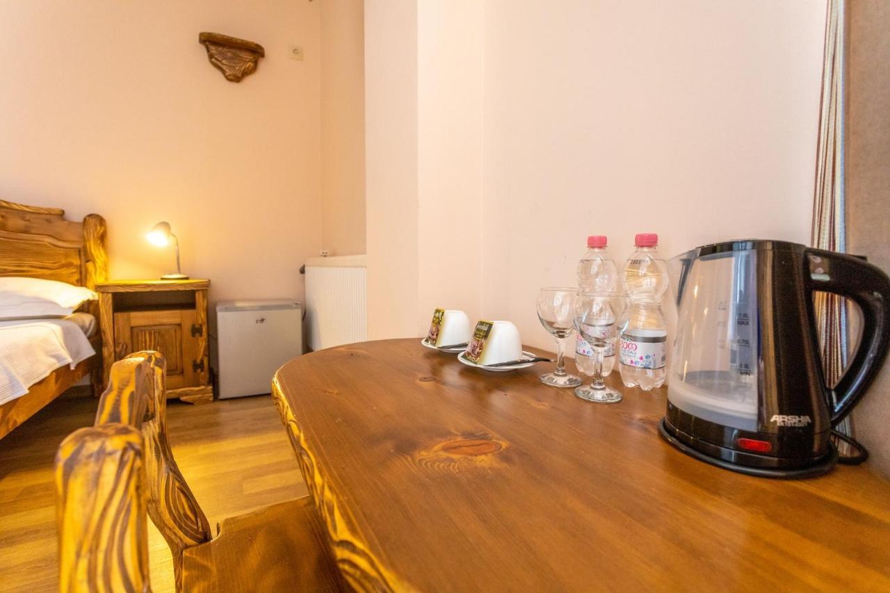 Hotel Phasis Kutaisi Bagian luar foto